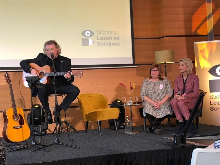 René Karst zingt voor Jose